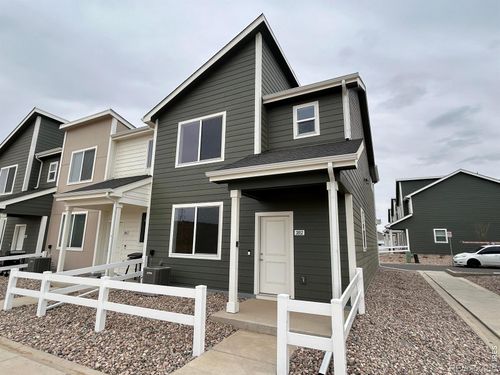 3852 Pinnacles Ct, Evans, CO, 80620-8716 | Card Image
