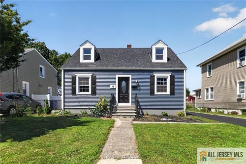 16 Oakwood Pl, North Brunswick, NJ, 08902-2353 | Card Image