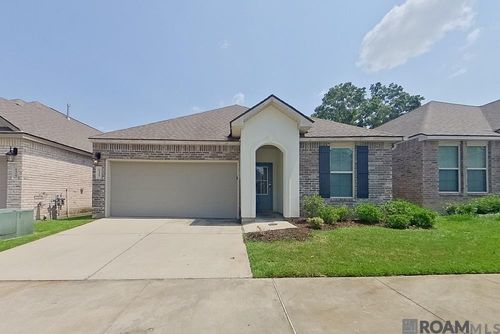 6425 Tiger Pointe Dr, Baton Rouge, LA, 70817-5812 | Card Image
