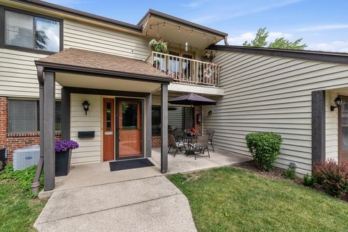 3733 W Loomis Road, Greenfield, WI, 53221 | Card Image