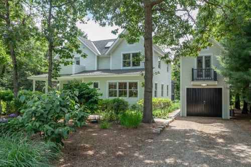 26 Tia Anna Ln, Oak Bluffs, MA, 02557-7265 | Card Image