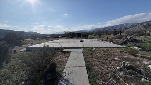 9176 Rose Eden Dr, Morongo Valley, CA, 92256-9462 | Card Image