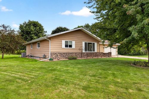 105 Fireside Place, La Crescent, MN, 55947 | Card Image