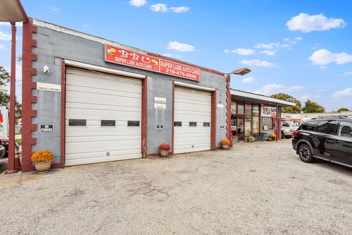 1003 Calumet Ave, Valparaiso, IN, 46383-3612 | Card Image