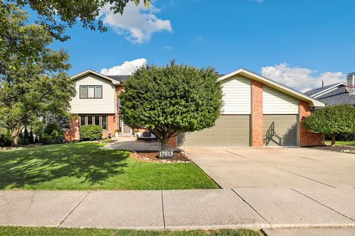 17813 Westbrook Dr, Orland Park, IL, 60467-8556 | Card Image