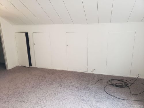 12518 Elmdale St, Detroit, MI, 48213-1810 | Card Image