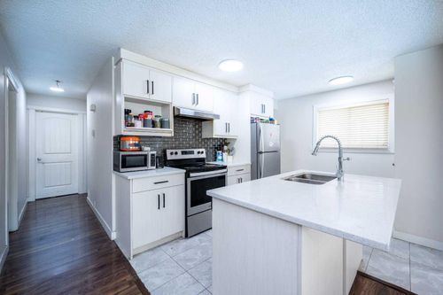 72 Faldale Close Ne, Calgary, AB, T3J1V9 | Card Image