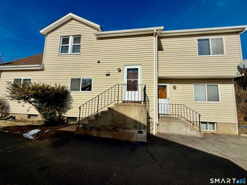 28 Beal St, Stamford, CT, 06902-7504 | Card Image