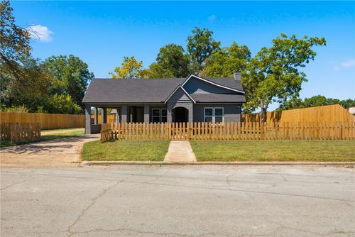 902 Post Oak St, Hearne, TX, 77859-3764 | Card Image
