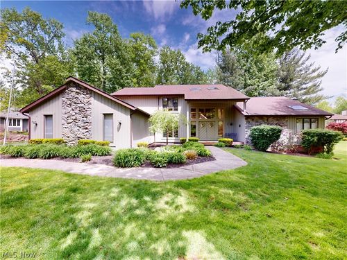 857 Hardwood Court, Gates Mills, OH, 44040 | Card Image