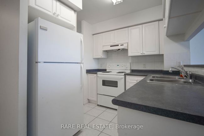 807 - 9015 Leslie St, Condo with 2 bedrooms, 1 bathrooms and 1 parking in Richmond Hill ON | Image 8