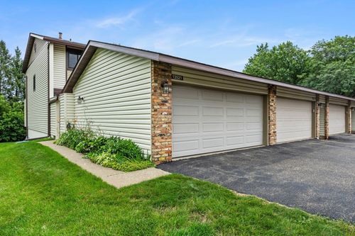 13521 Heather Hills Dr, Burnsville, MN, 55337-3905 | Card Image