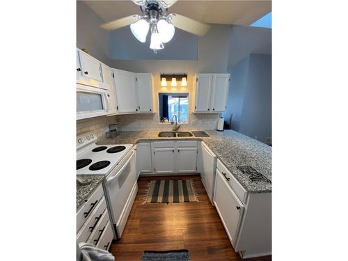1060 Pond View Ct, Vadnais Heights, MN, 55127-3629 | Card Image