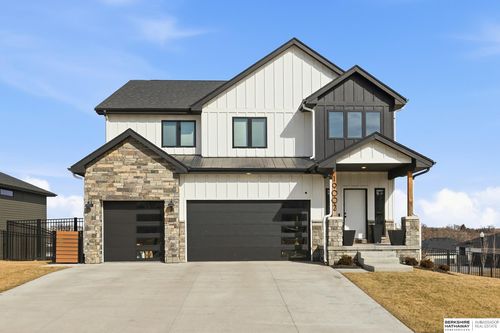 19002 Acorn Dr, Gretna, NE, 68028-5094 | Card Image