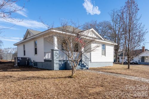 2137 Lane St, Kannapolis, NC, 28083-4045 | Card Image