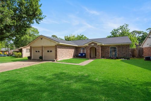 16111 La Cabana Dr, Houston, TX, 77062-5014 | Card Image