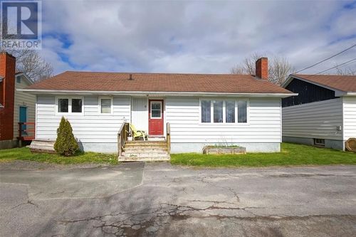 6 Bay St, Carbonear, NL, A1Y1B1 | Card Image