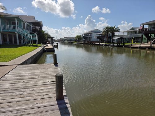 175 Sailfish Dr, Rockport, TX, 78382-9353 | Card Image