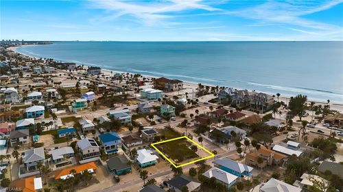 136 Madison Ct, FORT MYERS BEACH, FL, 33931-3620 | Card Image