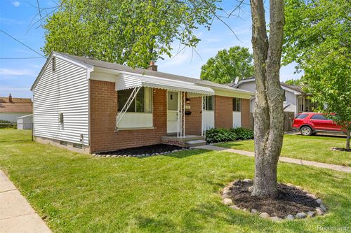 26339 Hollywood St, Roseville, MI, 48066-3310 | Card Image