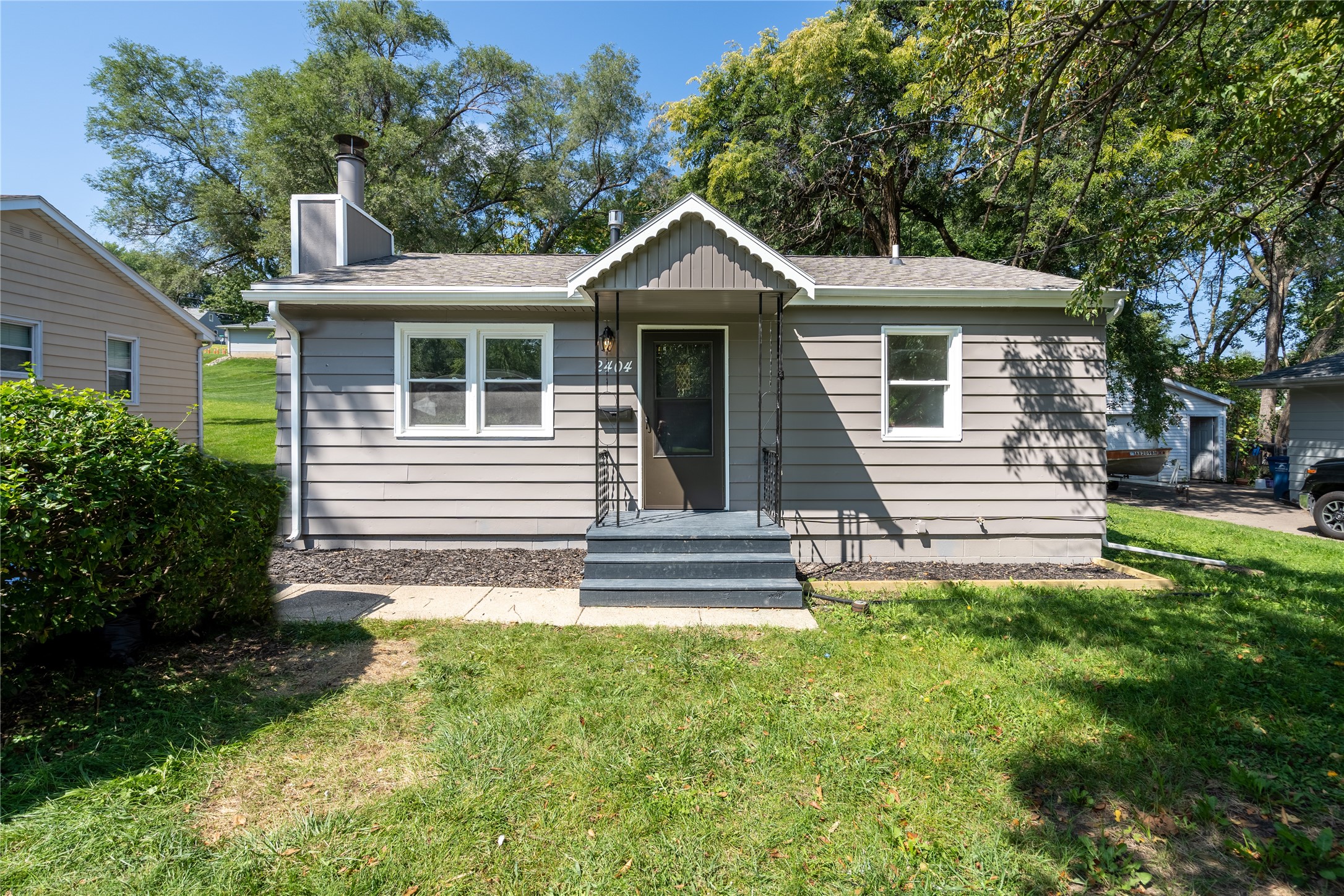 6th St, Des Moines, IA 50315