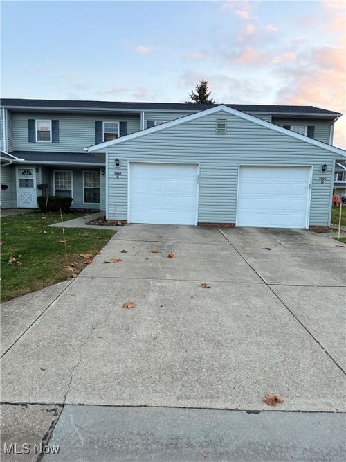 76-c-7992 Puritan Dr, Mentor, OH, 44060-9353 | Card Image