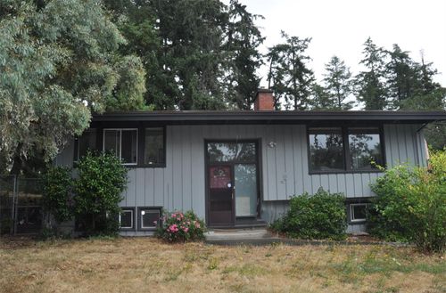 4719 W Saanich Rd, Victoria, BC, V8Z3G9 | Card Image
