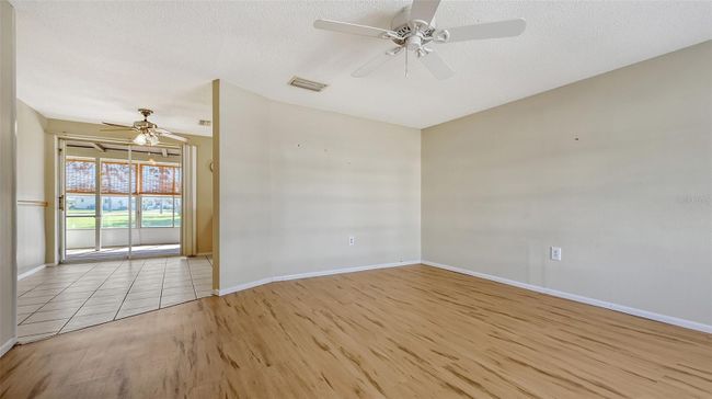 Q-15 - 513 Circlewood Drive, Condo with 2 bedrooms, 2 bathrooms and null parking in Venice FL | Image 6