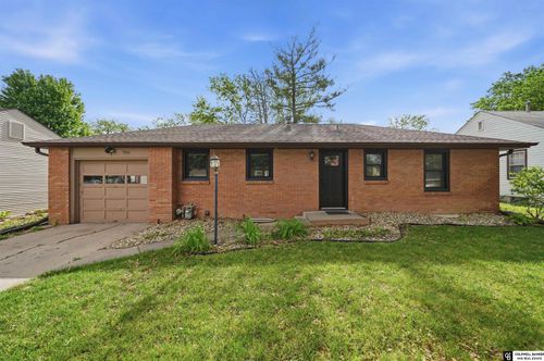 700 S 50th Street, Lincoln, NE, 68510-3413 | Card Image
