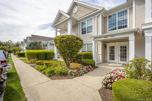 3002 Bennington Dr, Fishkill, NY, 12524-4961 | Card Image