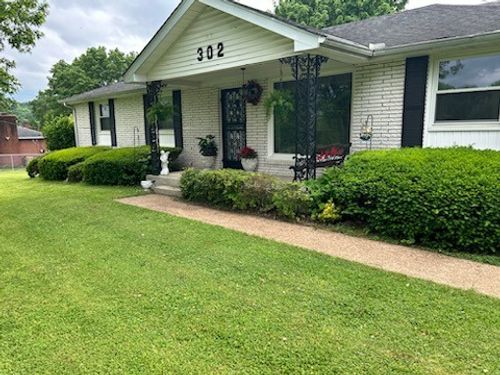 302 Utley Dr, Goodlettsville, TN, 37072-1249 | Card Image