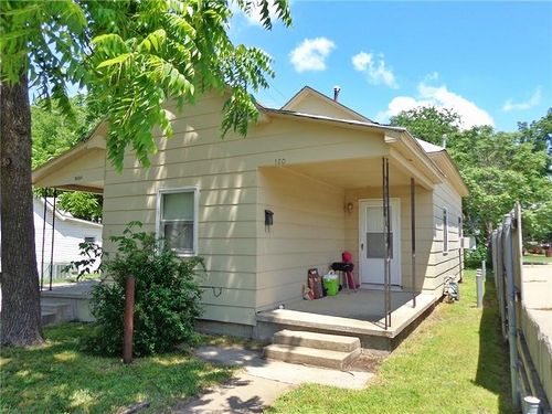 100 W Adams St, Pittsburg, KS, 66762-5132 | Card Image