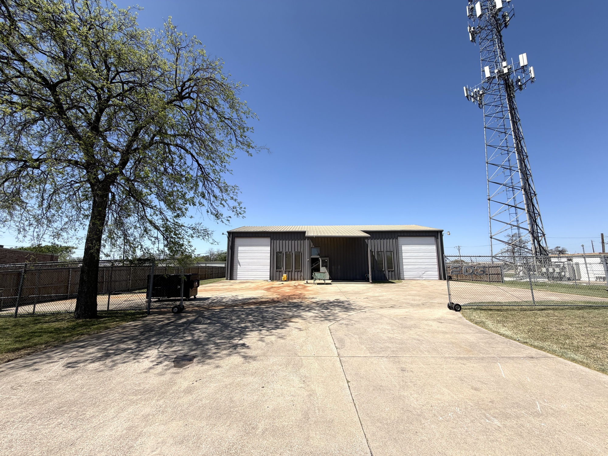 203 N Hampton Rd, Crowley, TX 76036