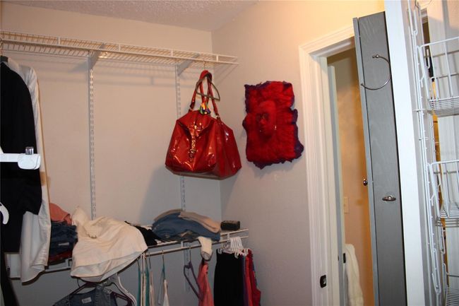 Walk-in closet | Image 18