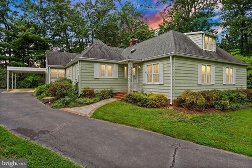 7551 Marshall Dr, Annandale, VA, 22003-1519 | Card Image