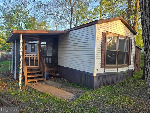 242 Dogwood Dr, QUAKERTOWN, PA, 18951 | Card Image