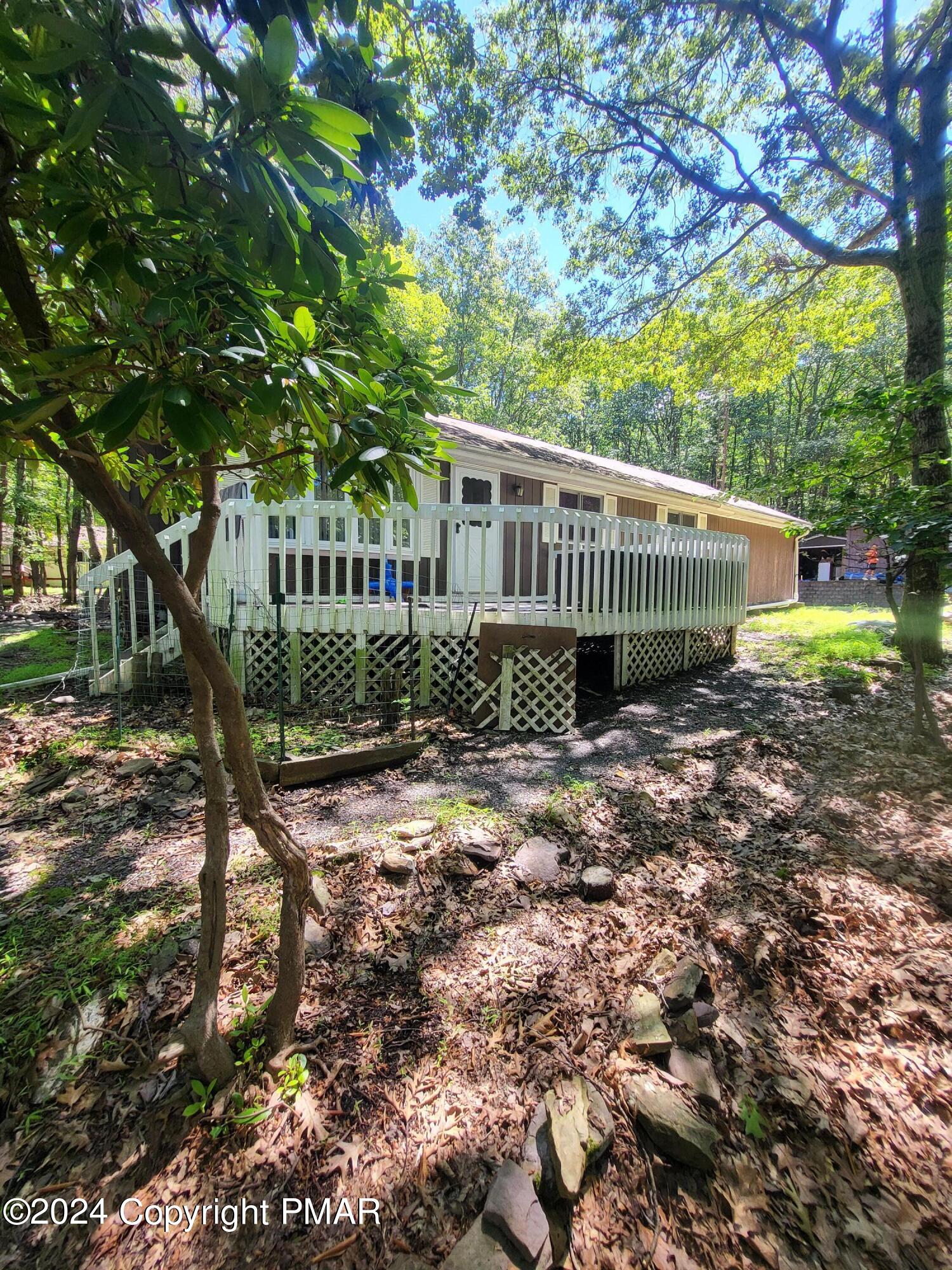 Winding Way, Albrightsville, PA 18210