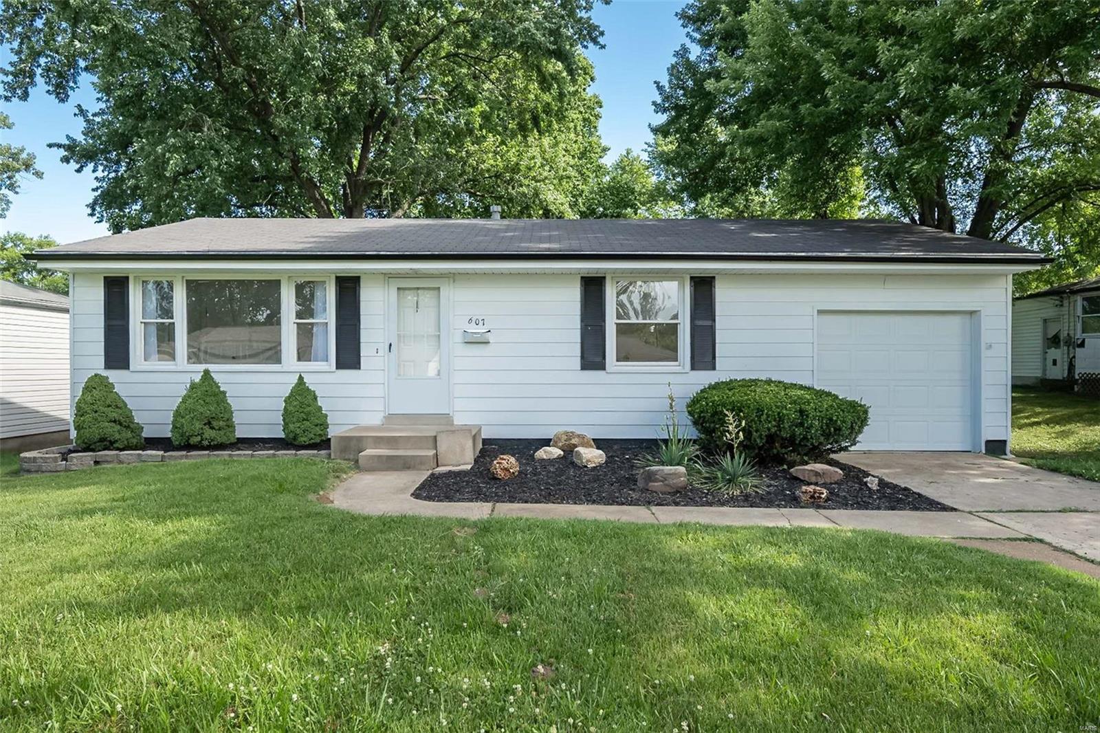 Ludlow Dr, Saint Louis, MO 63137