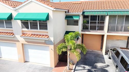 824 Padua Ln, CLEARWATER, FL, 33756-5533 | Card Image