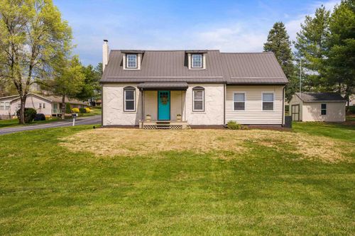 15 Romaine Ln, Stuarts Draft, VA, 24477-3130 | Card Image