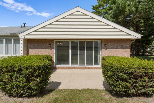 0 - 4 Fields E, Condo with 2 bedrooms, 2 bathrooms and 2 parking in Champaign IL | Image 24