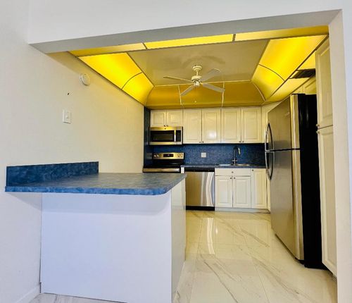 313 Wellington D, West Palm Beach, FL, 33417-2548 | Card Image