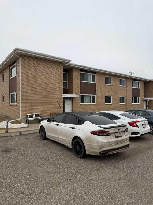 11-4731 50 Avenue, Taber, AB, T1G1H1 | Card Image