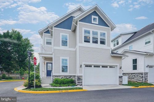 20769 Partlows Store Sq, Ashburn, VA, 20147-4075 | Card Image