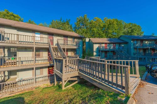 9245 S Pointe Retreat Drive, Bloomington, IN, 47401-8484 | Card Image