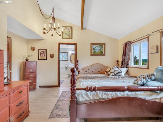 Primary Bedroom-Upper | Image 24