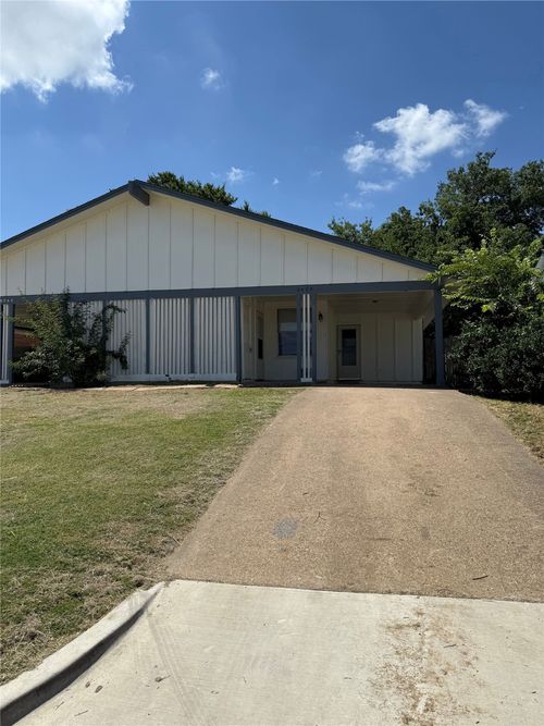 2427 January Ln, Grand Prairie, TX, 75050-2914 | Card Image