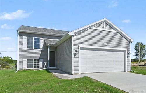 5528 Lahring Rd, Linden, MI, 48451-8918 | Card Image