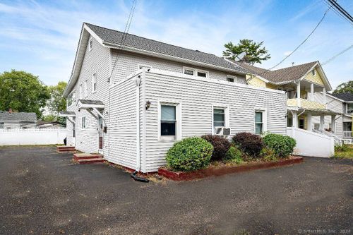 422 Ocean Avenue, West Haven, CT, 06516 | Card Image