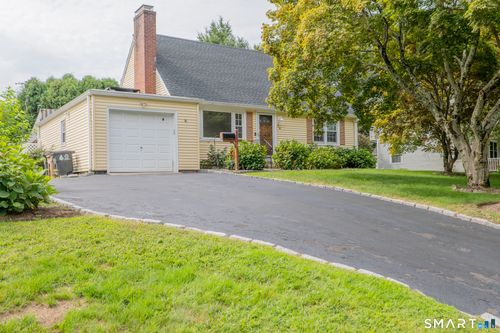14 Ayres Dr, Stamford, CT, 06905-2202 | Card Image